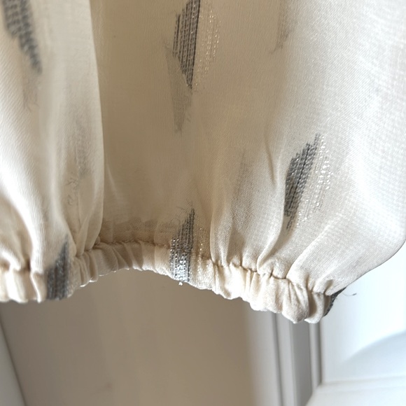 H&M cream silver jacquard pattern peplum blouse, size small - Picture 5 of 11